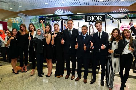 dior staff uniform